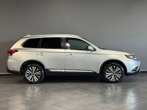 Used 2020 Mitsubishi Outlander FWD image 5