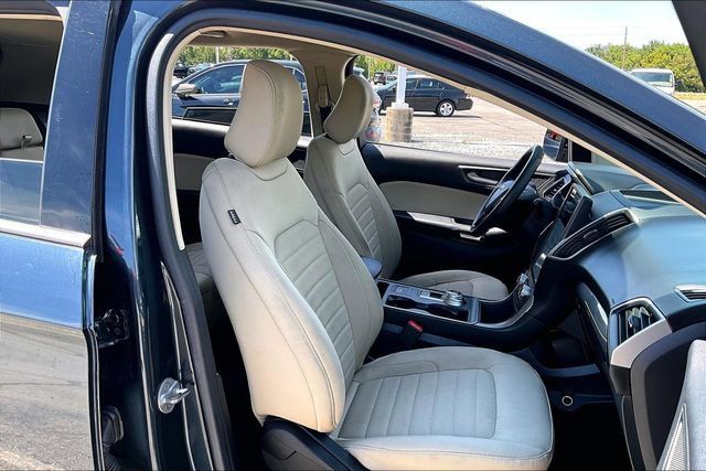 Used 2022 Ford Edge SE w/ Black Appearance Package AWD/4WD image 29