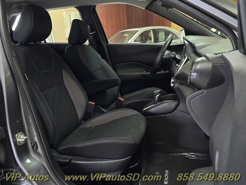 Used 2019 Nissan Kicks S FWD image 16