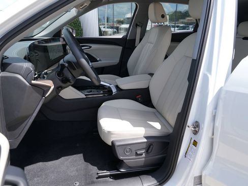 Used 2025 Audi Q5 Premium Plus w/ Premium Plus AWD/4WD image 21