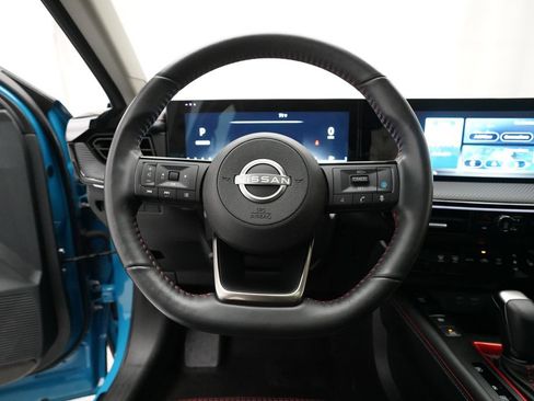 Used 2025 Nissan Kicks SR w/ SR Premium Package AWD/4WD image 4
