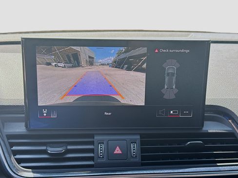 Used 2021 Audi Q5 Premium Plus w/ Premium Plus Package image 13