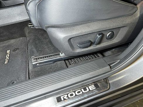 Used 2023 Nissan Rogue SL w/ SL Premium Package FWD image 26