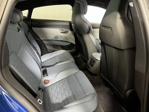 Used 2024 Audi e-tron GT Premium Plus image 34