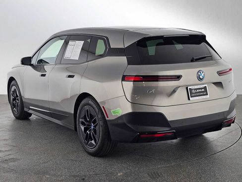 Used 2023 BMW iX xDrive50 w/ Premium Package AWD/4WD image 5