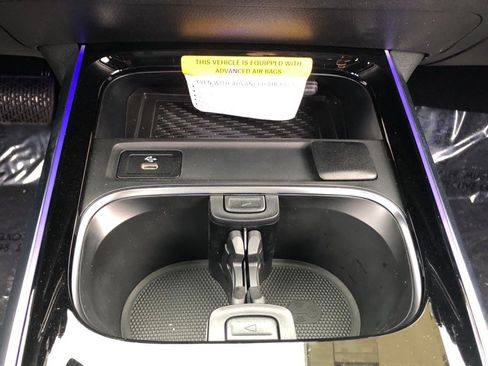 New 2025 Mercedes-Benz GLB 250 4MATIC image 28