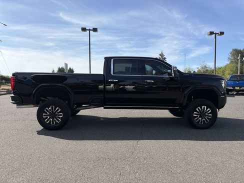 Used 2024 GMC Sierra 3500 Denali Ultimate AWD/4WD image 2