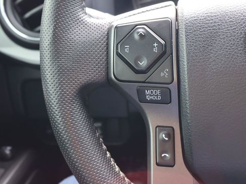 Used 2023 Toyota Tacoma TRD Off-Road w/ Technology Package AWD/4WD image 31