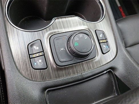 Certified 2023 GMC Acadia SLT w/ Preferred Package image 22