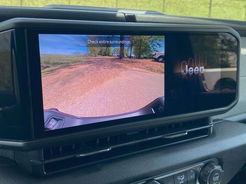 New 2026 Jeep Gladiator Sport AWD/4WD image 47