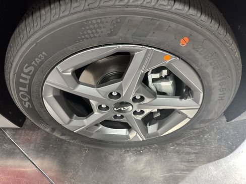 New 2025 Kia K4 LXS image 14