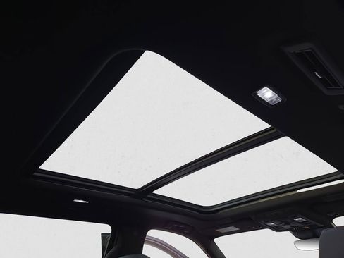 Certified 2023 Cadillac Escalade ESV Premium Luxury image 19