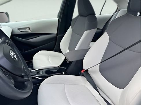 Used 2020 Toyota Corolla LE FWD image 17