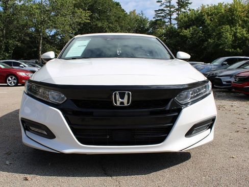 Used 2019 Honda Accord Sport image 2