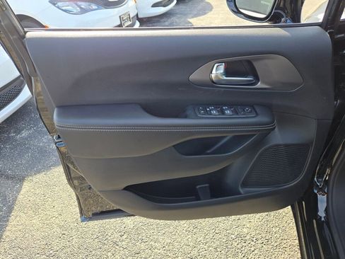 New 2026 Chrysler Voyager LX image 15