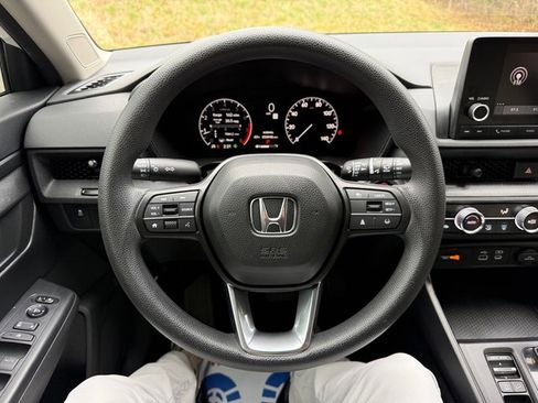 Used 2023 Honda CR-V EX image 17