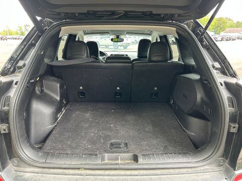 Used 2019 Jeep Cherokee Limited AWD/4WD image 24