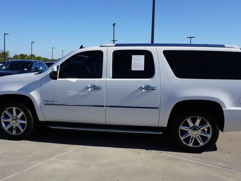 Used 2012 GMC Yukon XL Denali image 5