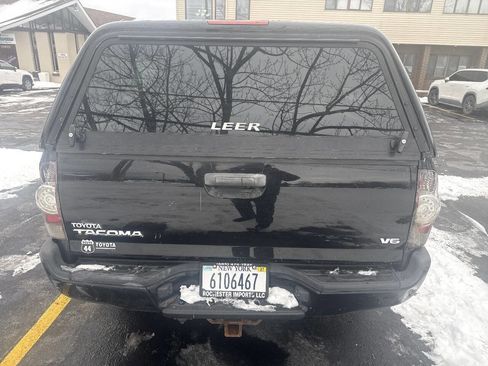 Used 2012 Toyota Tacoma 4x4 Double Cab w/ TRD Sport Pkg image 9