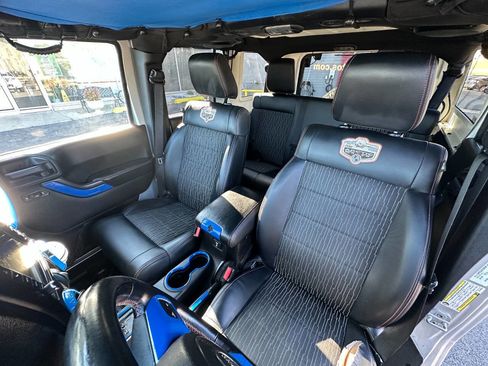 Used 2012 Jeep Wrangler Unlimited Sahara image 14