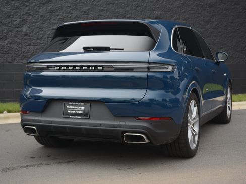Certified 2025 Porsche Cayenne S AWD/4WD image 7