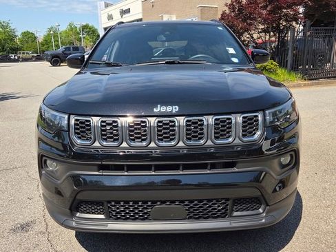 Used 2024 Jeep Compass Latitude AWD/4WD image 2