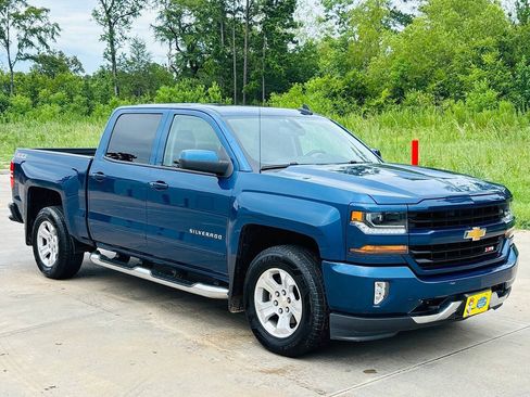 Used 2017 Chevrolet Silverado 1500 LT w/ All Star Edition AWD/4WD image 3