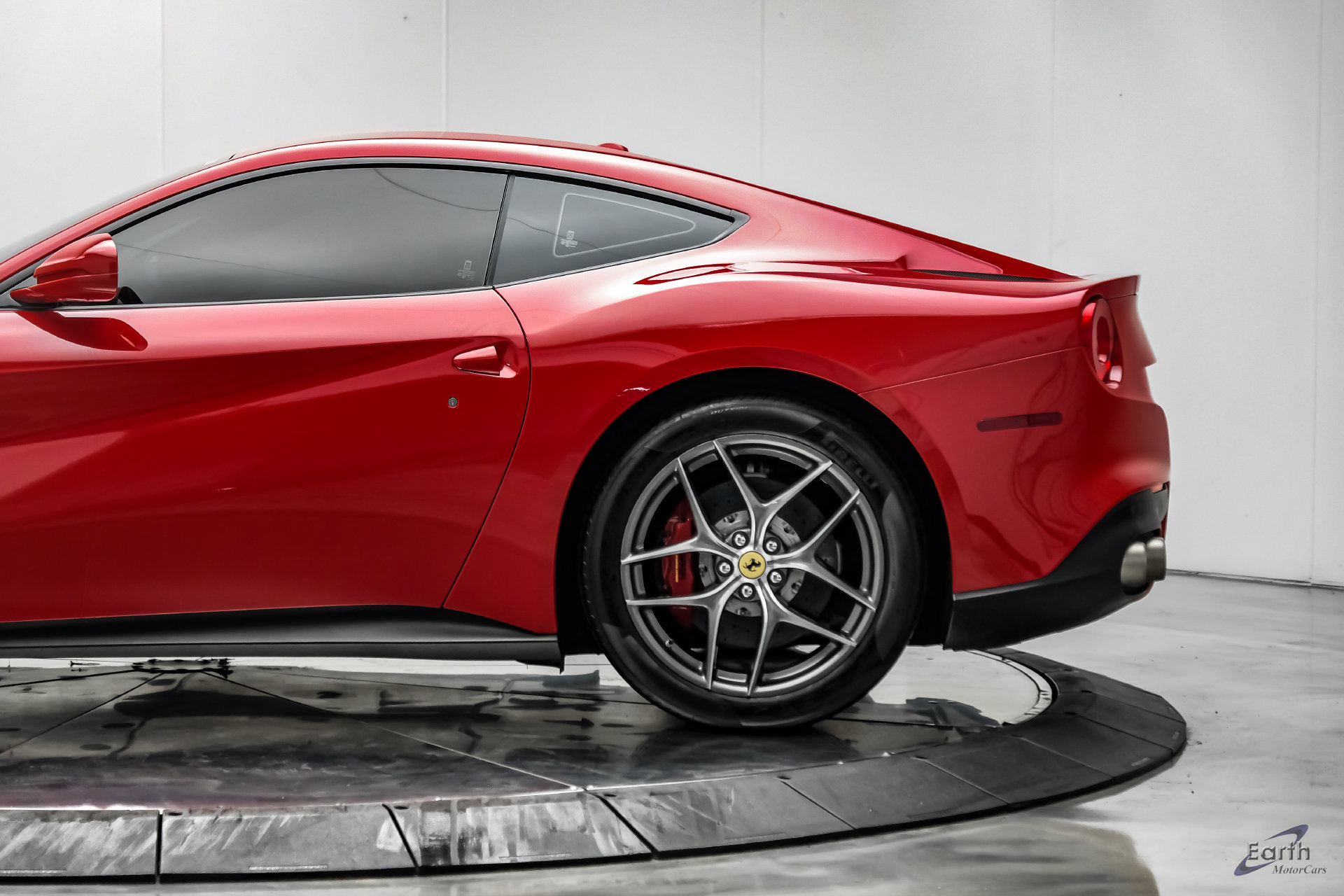 Used 2015 Ferrari F12 Berlinetta RWD image 11
