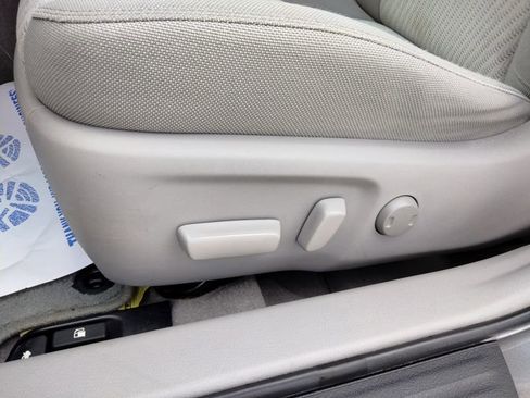 Used 2016 Toyota Camry LE image 12