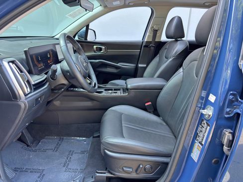 Used 2024 Kia Sorento S w/ Panoramic Sunroof Package FWD image 16