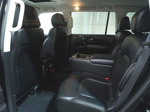 Used 2017 INFINITI QX80 4WD w/ Driver Assistance Package image 16