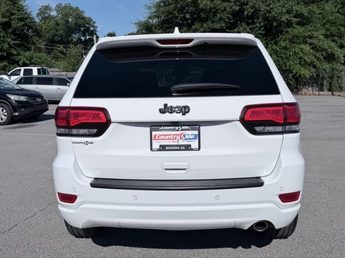 Used 2020 Jeep Grand Cherokee Altitude RWD image 8