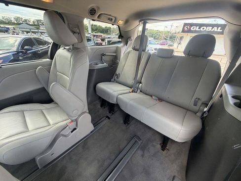 Used 2016 Toyota Sienna XLE w/ XLE Navigation Package AWD/4WD image 12