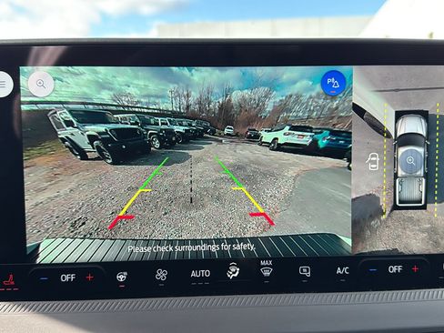 Used 2025 Ford Maverick Lobo image 20