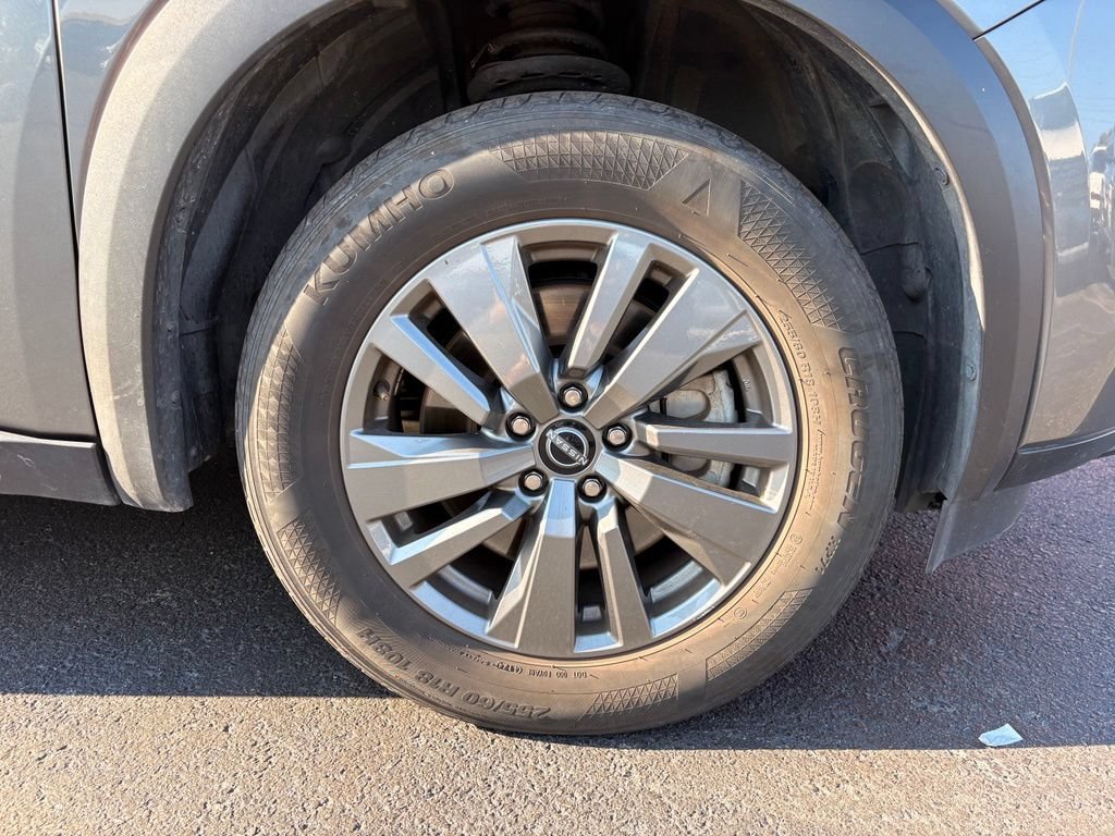 Used 2025 Nissan Pathfinder SV FWD image 33