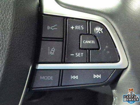 Certified 2024 Toyota Highlander XLE AWD/4WD image 13