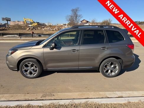 Used 2018 Subaru Forester 2.5i Touring w/ Popular Package #3B image 6