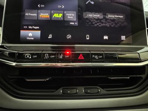 Used 2022 Jeep Compass Limited image 25