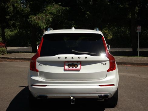 Used 2018 Volvo XC90 T6 Momentum w/ Convenience Package AWD/4WD image 6