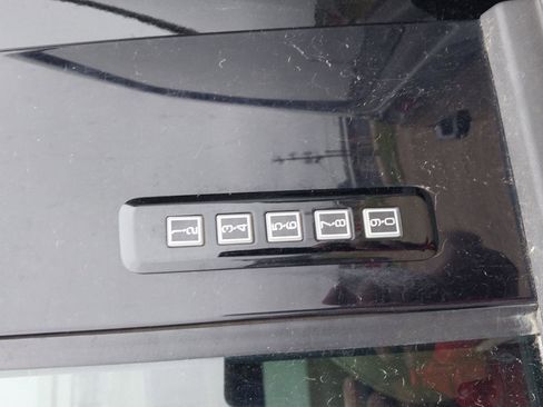 Used 2022 Ford F250 Lariat w/ Tremor Off-Road Package image 20