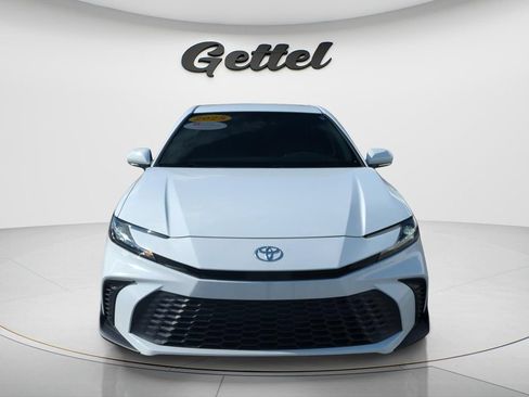 Used 2025 Toyota Camry SE w/ Convenience Package FWD image 2