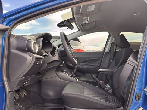 Used 2020 Nissan Versa S image 10