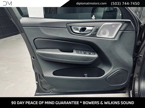 Used 2024 Volvo XC60 T8 Ultimate AWD/4WD image 27