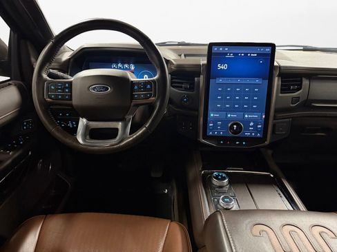 Used 2023 Ford Expedition Max King Ranch image 11