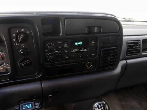 Used 1997 Dodge Ram 2500 Truck 4x4 Club Cab image 19