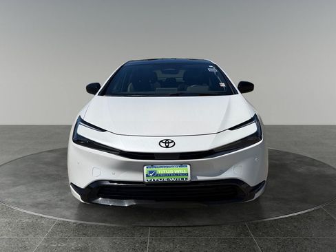 Used 2025 Toyota Prius AWD image 2
