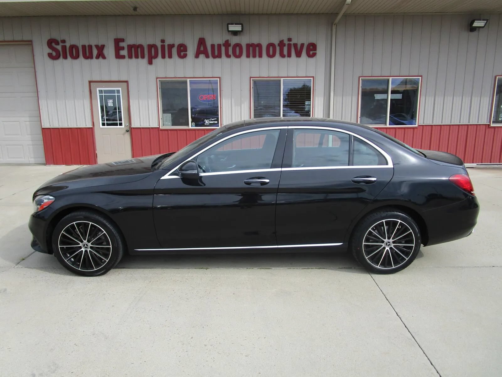 Used 2021 Mercedes-Benz C 300 4MATIC Sedan w/ Premium Package image 4
