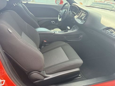 Used 2023 Dodge Challenger SXT w/ Blacktop Package image 9