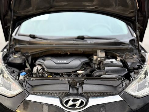 Used 2014 Hyundai Veloster w/ Style Package 02 image 29