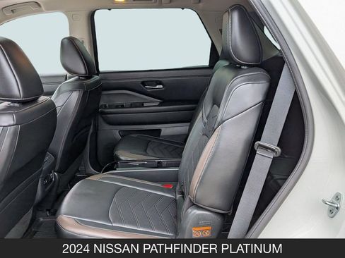 Used 2024 Nissan Pathfinder Platinum FWD image 17